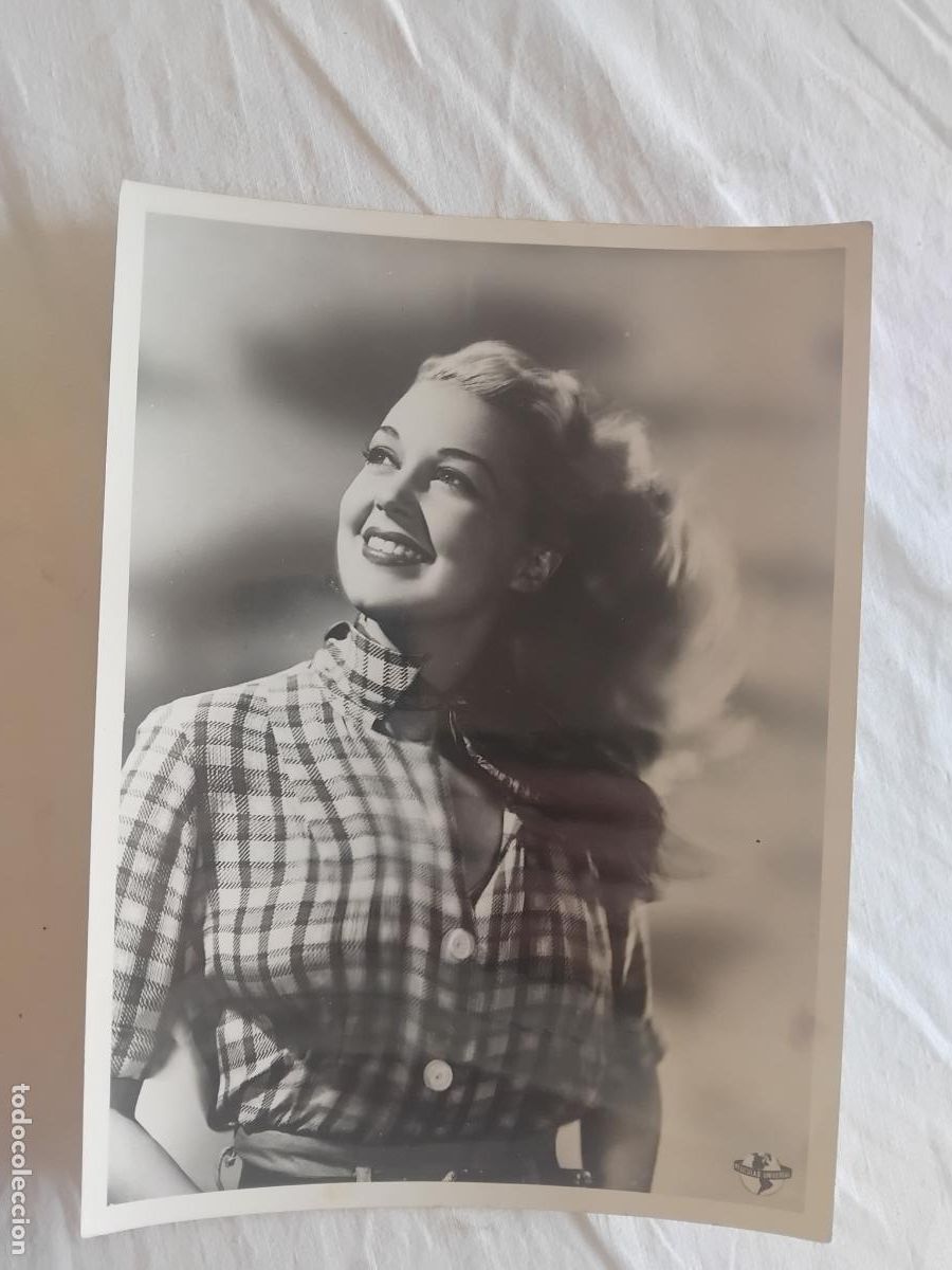 Kino: FOTOGRAFIA DE DIANA DURBIN ESTRELLA DE LA UNIVERSAL 18 x 24 cm.