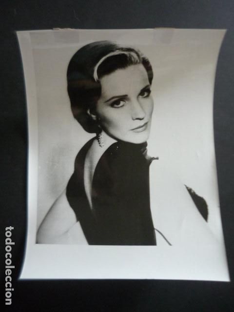Cine: JULIE ANDREWS ACTRIZ ANTIGUA FOTOGRAFIA ORIGINAL 18 X 24 CM
