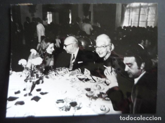 Cine: MERCEDES VECINO ACTRIZ CON CARMEN SEVILLA ANTIGUA FOTOGRAFIA ORIGINAL 23 X 18 CM