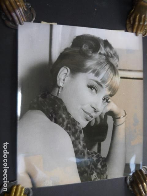 Cine: SYLVIA SYMS ACTRIZ ANTIGUA FOTOGRAFIA ORIGINAL 19,5 X 23 CM