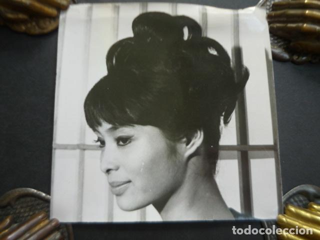 Cine: AKIKO WAKABAYASHI ACTRIZ ANTIGUA FOTOGRAFIA ORIGINAL 11 X 11 CM