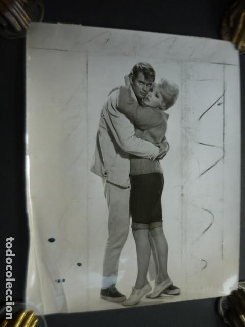 Cine: JOEY HEATHERTON Y TROY DONAHUE ACTORES ANTIGUA FOTOGRAFIA ORIGINAL 19 X 24 CM