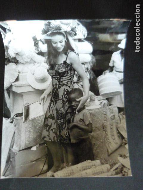 Cine: CLAUDINE AUGER ACTRIZ ANTIGUA FOTOGRAFIA ORIGINAL 24 X 18 CM