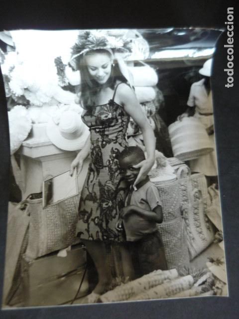 Cine: CLAUDINE AUGER ACTRIZ ANTIGUA FOTOGRAFIA ORIGINAL 24 X 18 CM