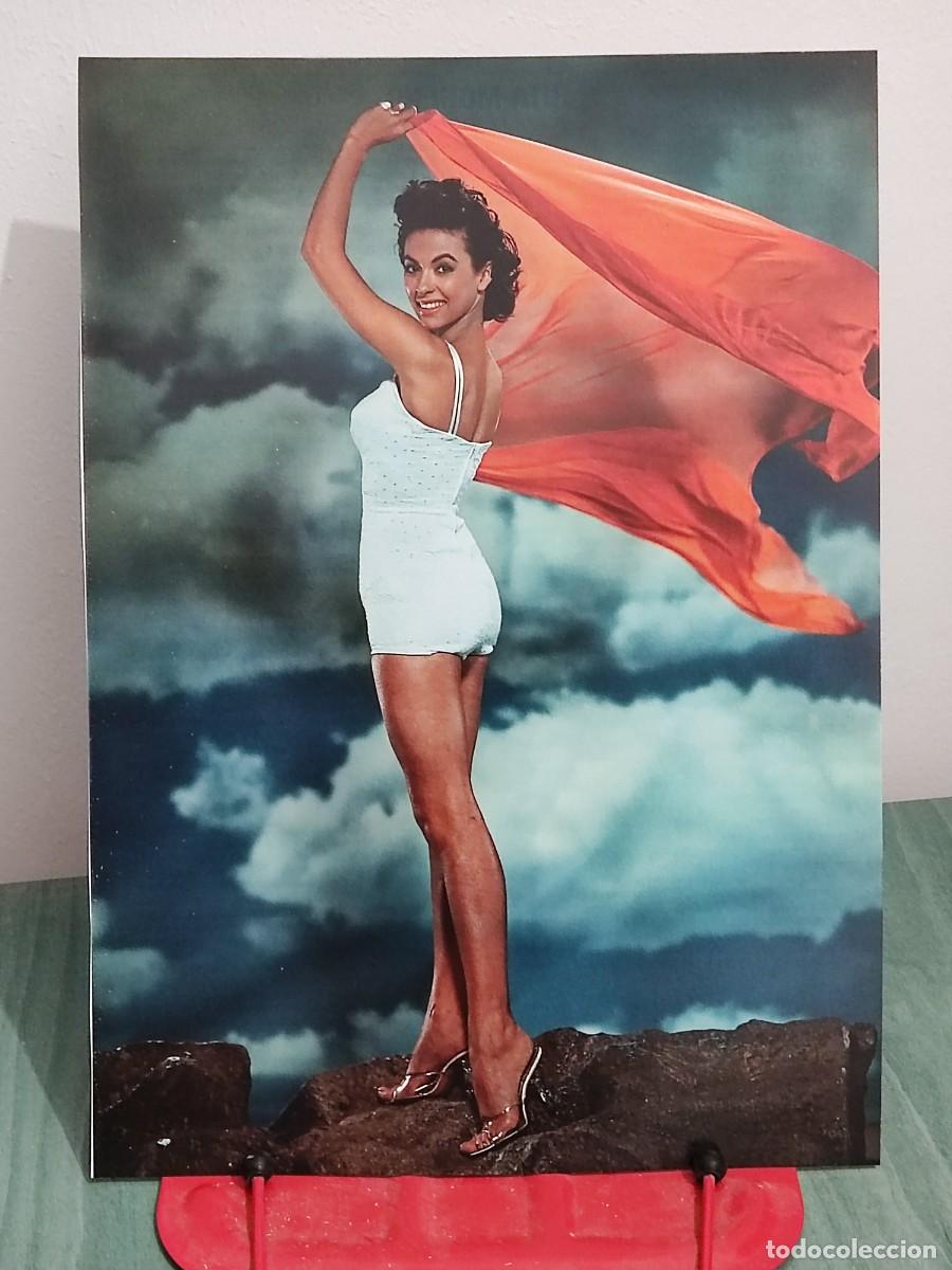 Cine: Rita Moreno . Ficha A4 revista Accion cine