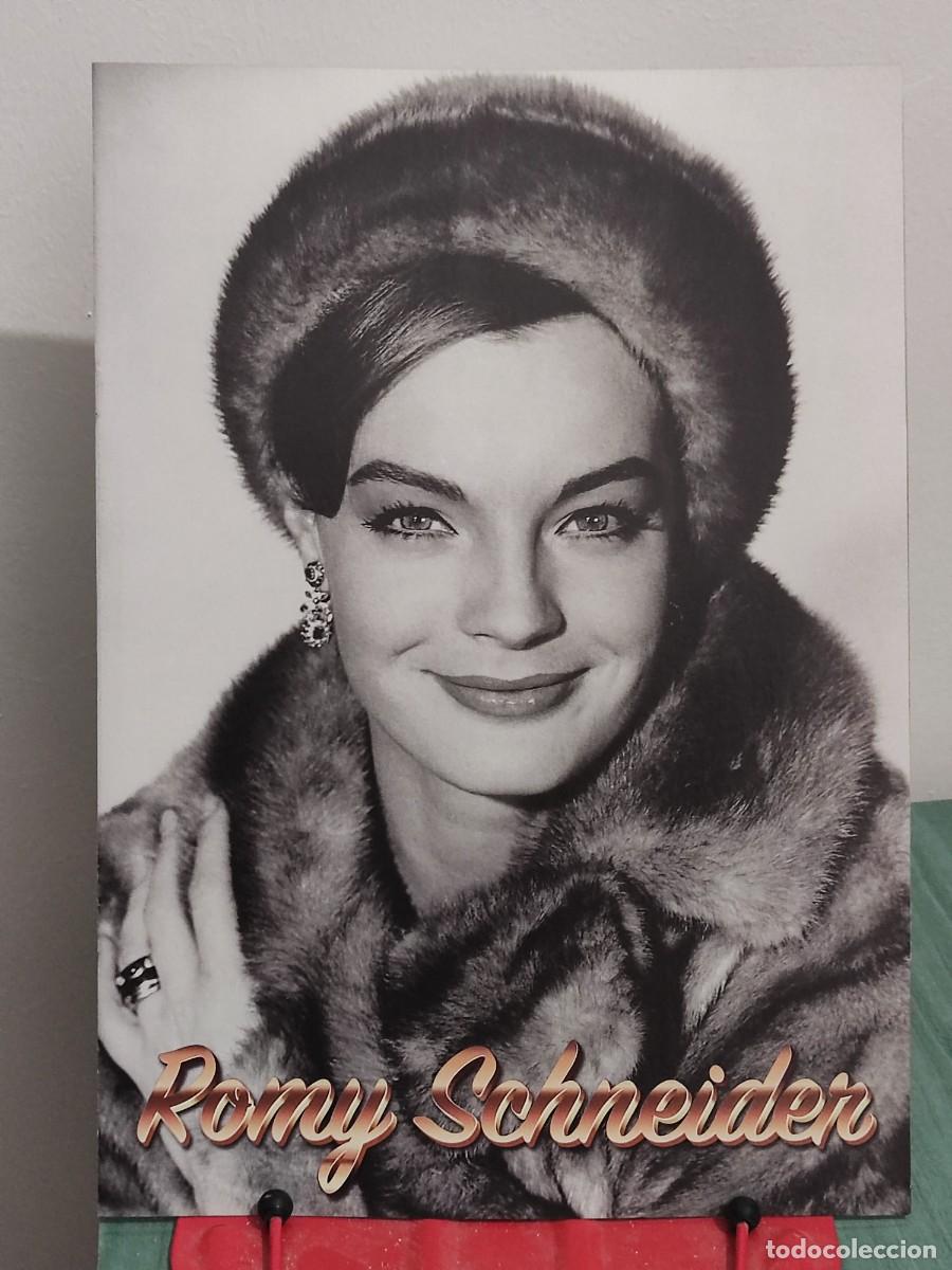 Cine: Romy Schneider . Reportaje 8 paginas revista Accion cine