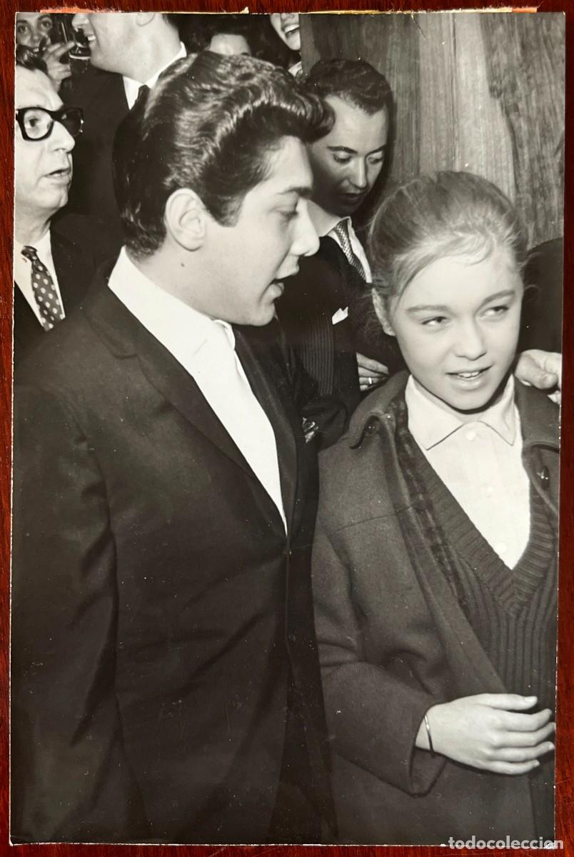 Cine: ANTIGUA FOTOGRAFIA DE MARISOL, PEPA FLORES Y EL CANTANTE CANADIENSE PAUL ANKA DURANTE SU ESTANCIA EN
