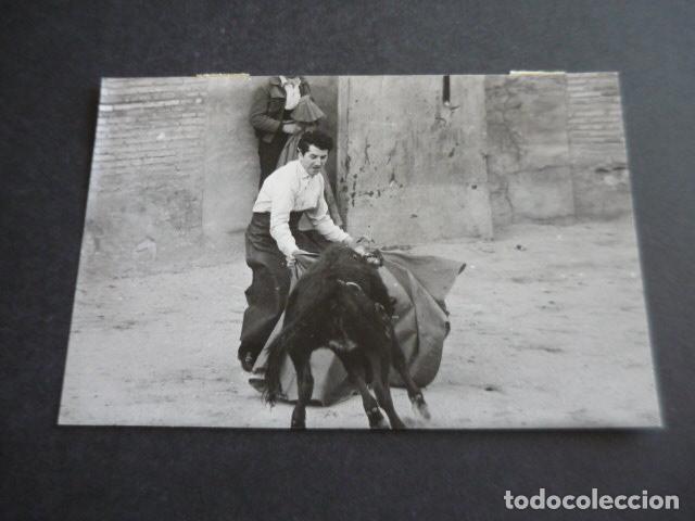 Kino: DANIEL GELIN ACTOR TOREANDO EN SEVILLA ANTIGUA FOTOGRAFIA ORIGINAL 12 X 18 CM