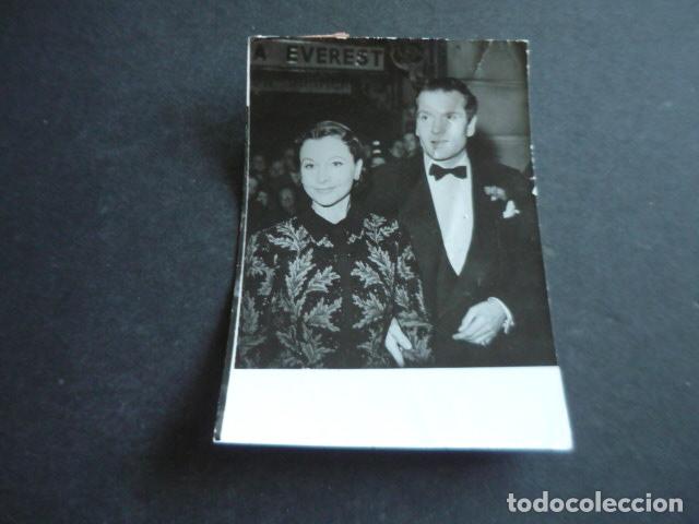 Kino: LAWRENCE OLIVIER ACTOR CON SU ESPOSA VIVIEN LEIGH ANTIGUA FOTOGRAFIA ORIGINAL 8 X 13 CM