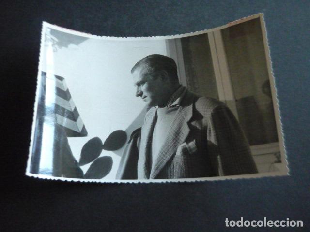 Cinema: LAURENCE OLIVIER ACTOR EN TORREMOLINOS ANTIGUA FOTOGRAFIA ORIGINAL 12 X 18 CM