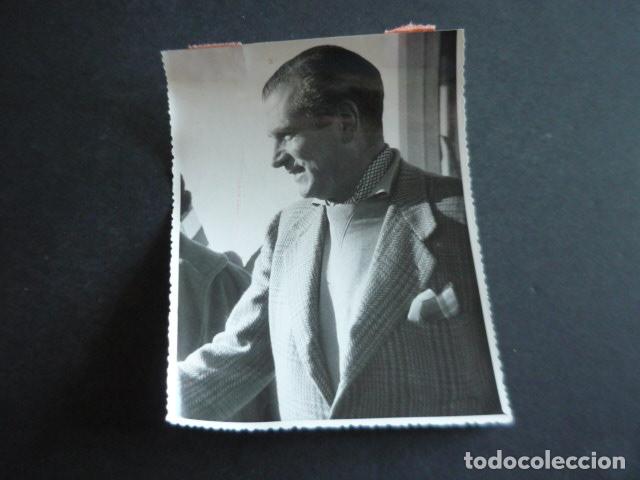 Cinema: LAURENCE OLIVIER ACTOR EN TORREMOLINOS ANTIGUA FOTOGRAFIA ORIGINAL 12 X 15 CM