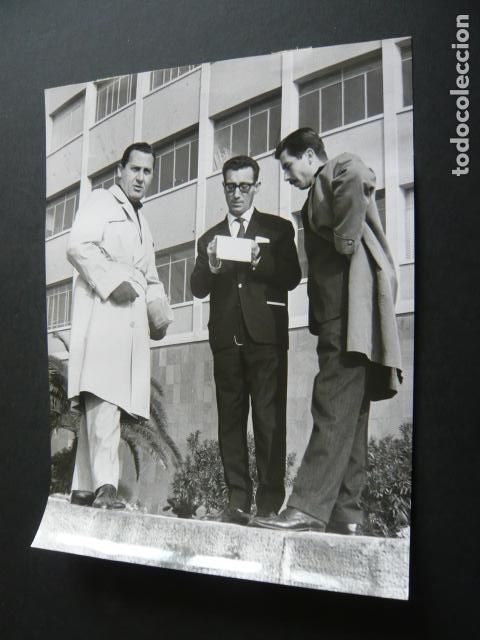 Kino: ALBERTO SORDI ACTOR EN BARCELONA ANTIGUA FOTOGRAFIA ORIGINAL 18 X 24 CM