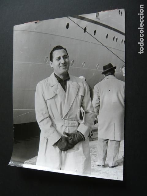 Kino: ALBERTO SORDI ACTOR EN BARCELONA ANTIGUA FOTOGRAFIA ORIGINAL 18 X 24 CM