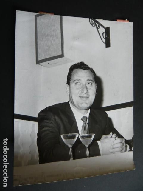 Cinema: ALBERTO SORDI ACTOR EN BARCELONA ANTIGUA FOTOGRAFIA ORIGINAL 21 X 27 CM