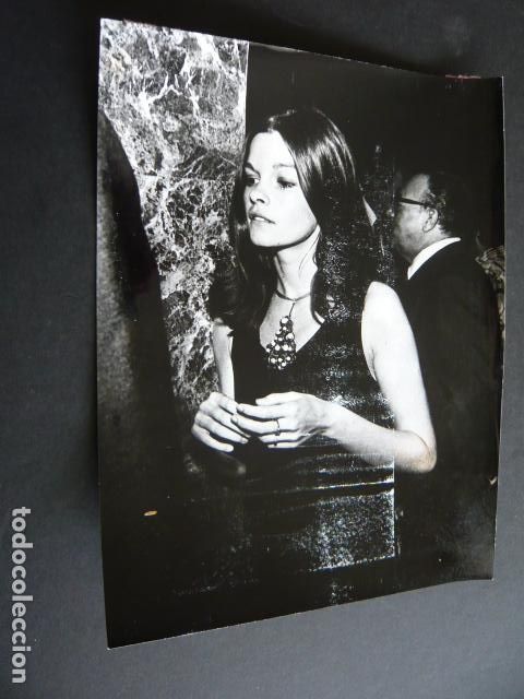 Kino: GENEVIEVE BUJOLD ACTRIZ ANTIGUA FOTOGRAFIA ORIGINAL 18 X 24 CM