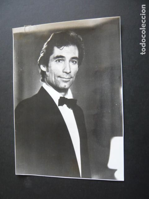 Kino: TIMOTHY DALTON ACTOR ANTIGUA FOTOGRAFIA ORIGINAL 18 X 25 CM