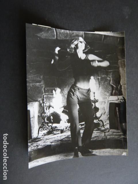 Kino: ELIZABETH ASHLEY ACTRIZ ANTIGUA FOTOGRAFIA ORIGINAL 18 X 13 CM