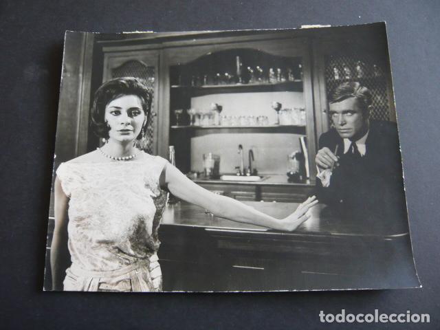 Kino: ELZSABETH ASHLEY ACTRIZ Y GEORGE PEPPARD ANTIGUA FOTOGRAFIA ORIGINAL 18 X 24 CM