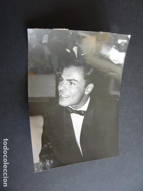 Kino: JOHN SAXON ACTOR ANTIGUA FOTOGRAFIA ORIGINAL 12 X 18 CM