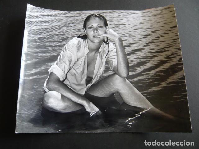 Kino: WATER WENDY ACTRIZ ANTIGUA FOTOGRAFIA ORIGINAL 21 X 25 CM