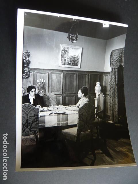 Kino: LOLA VILLAESPESA ACTRIZ CON LUIS VARELA ANTIGUA FOTOGRAFIA ORIGINAL 24 X 18 CM
