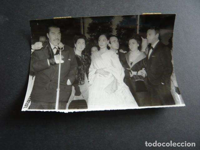 Cinema: EMILIO FERNANDEZ EL INDIO DIRECTOR CON AURORA BAUTISTA ACTRIZ ANTIGUA FOTOGRAFIA ORIGINAL 12 X 18 CM