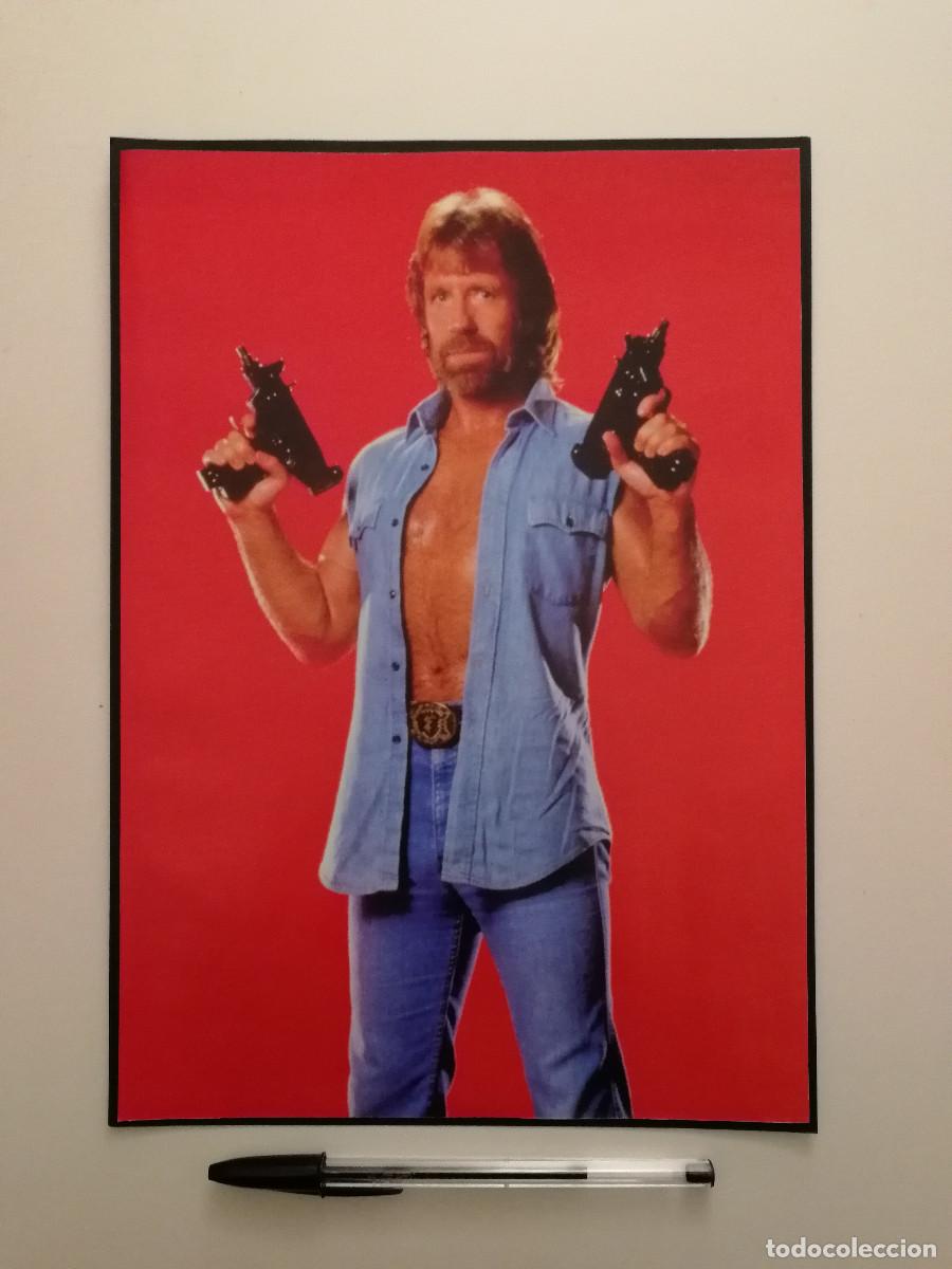 Cine: LAMINA ACARTONADA -A4- INVASION USA - CHUCK NORRIS