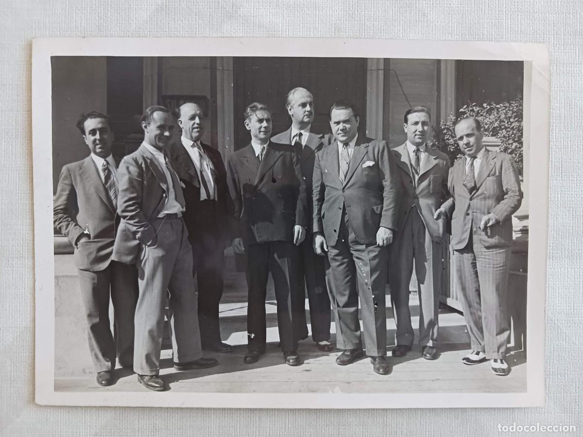 Kino: PUIG FARRAN, 1934: FOTO DE BENITO PEROJO Y JUAN DE LANDA TRAS FIRMAR SU CONTRATO CON ORPHEA FILM