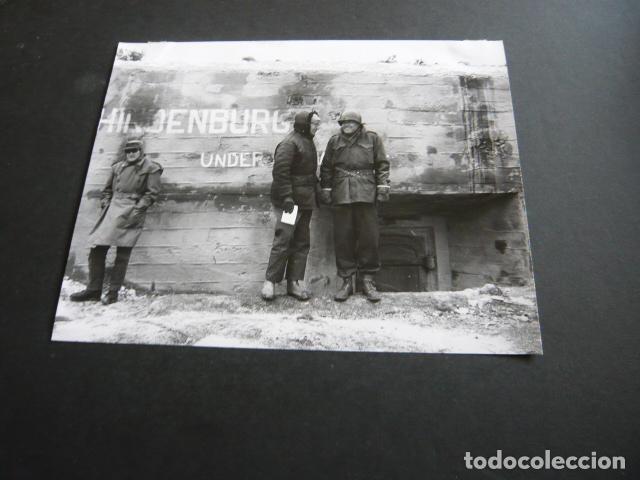 Cinema: HENRY FONDA ACTOR EN MADRID RODAJE LA BATALLA DE LAS ARDENAS ANTIGUA FOTOGRAFIA ORIGINAL 17 X 23 CM