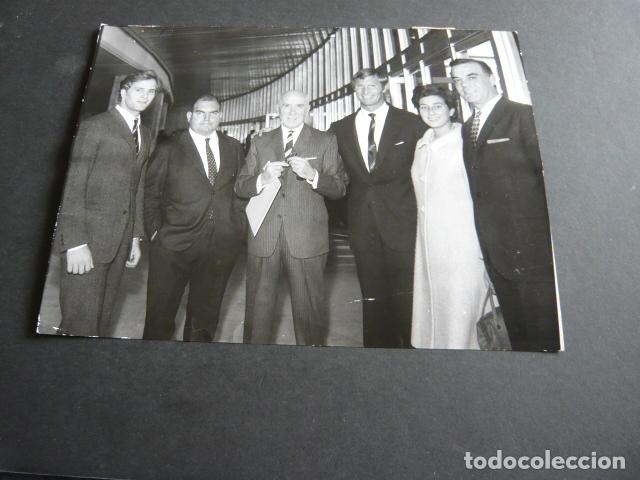 Cine: GIULIANO GEMMA ACTOR EN BARAJAS ANTIGUA FOTOGRAFIA ORIGINAL 18 X 24 CM