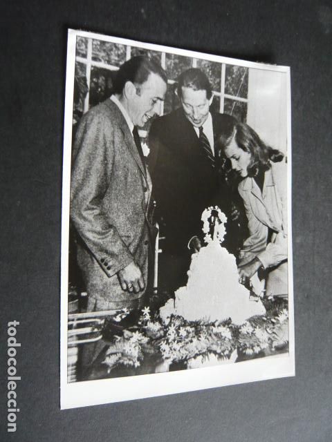 Cine: HUMPHREY BOGART Y LAUREEN BACALL ACTRIZ ANTIGUA FOTOGRAFIA ORIGINAL 13 X 18 CM