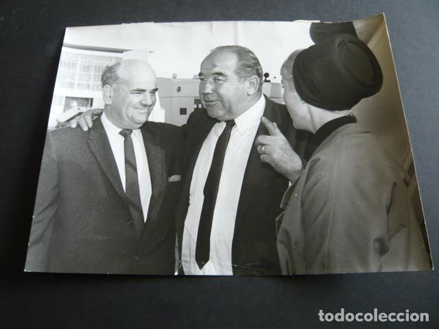 Cine: BRODERICK CRAWFORD ACTOR EN MADRID ANTIGUA FOTOGRAFIA ORIGINAL 18 X 24 CM