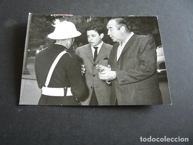 Cine: BRODERICK CRAWFORD ACTOR EN MADRID ANTIGUA FOTOGRAFIA ORIGINAL 18 X 12 CM