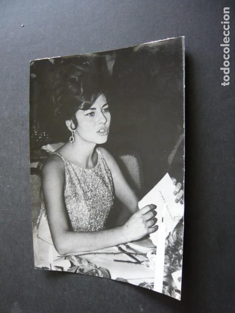 Kino: SORAYA ESFANDIARI ACTRIZ ANTIGUA FOTOGRAFIA ORIGINAL 18 X 13 CM