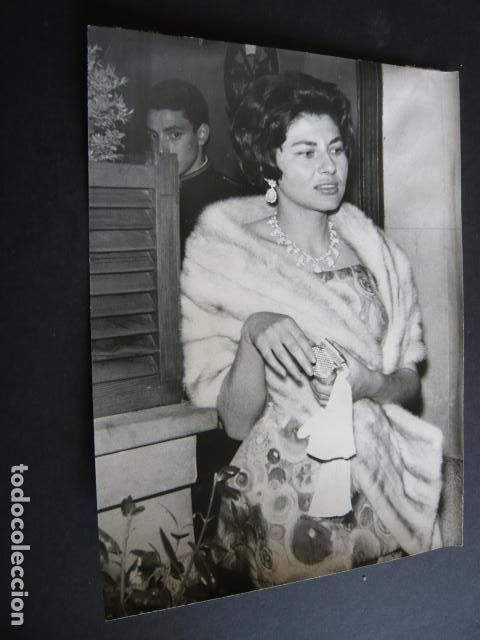 Kino: SORAYA ESFANDIARI ACTRIZ ANTIGUA FOTOGRAFIA ORIGINAL 18 X 24 CM