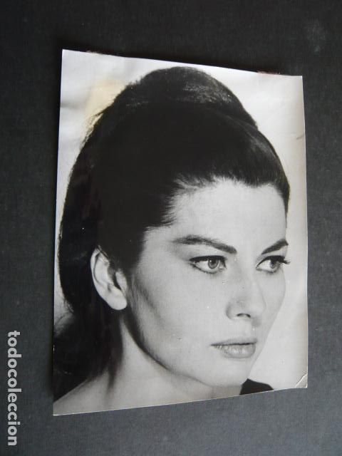 Cin&eacute;ma: SORAYA ESFANDIARI ACTRIZ ANTIGUA FOTOGRAFIA ORIGINAL 13 X 16 CM