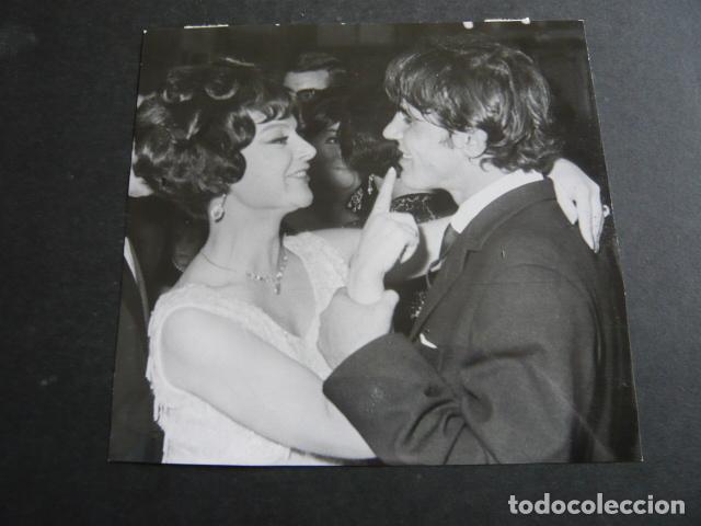 Cin&eacute;ma: LUCIA PRADO ACTRIZ CON EL PLATANITO ANTIGUA FOTOGRAFIA ORIGINAL 15 X 16 CM