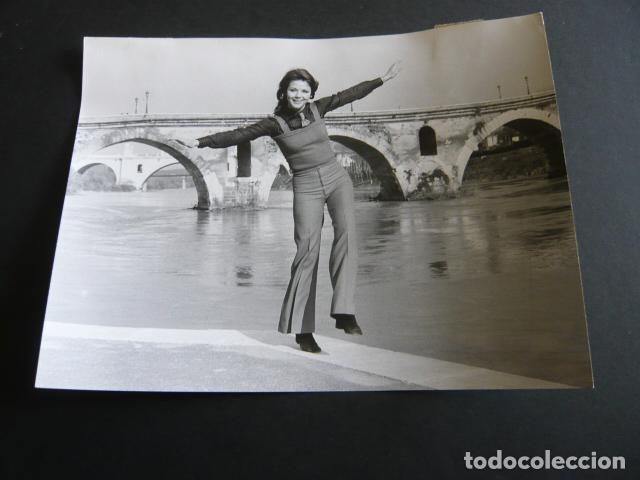 Cin&eacute;ma: AGOSTINA BELLI ACTRIZ ANTIGUA FOTOGRAFIA ORIGINAL 18 X 24 CM