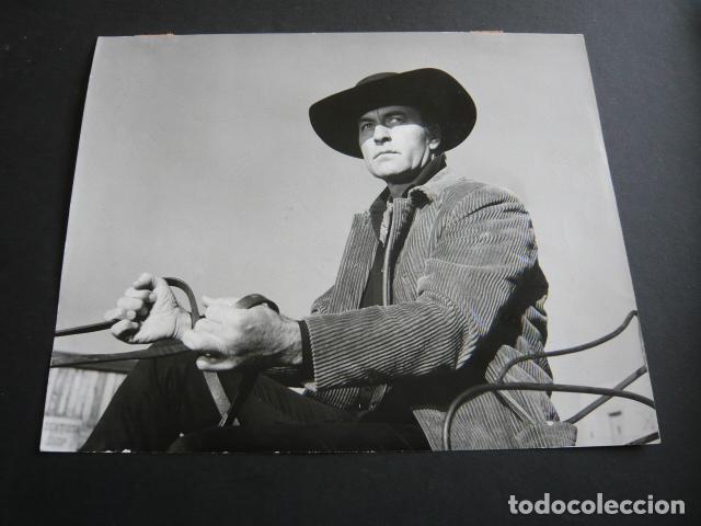 Kino: GEORGE MONTGOMERY ACTOR ANTIGUA FOTOGRAFIA ORIGINAL 20,5 X 25 CM