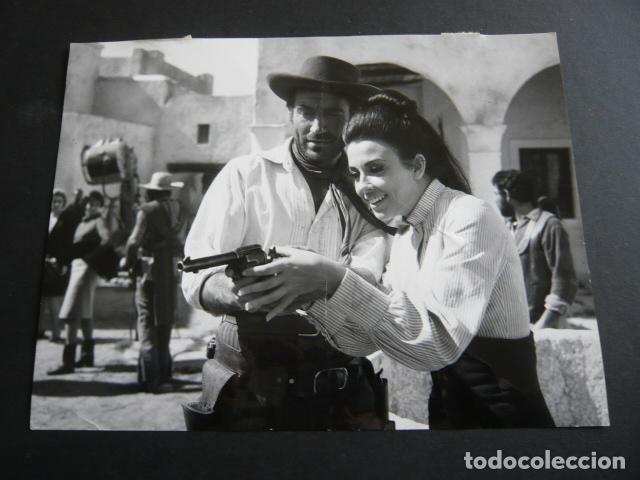 Cinema: MARIANO VIDAL MOLINA ACTOR CON MONICA RANDAL ANTIGUA FOTOGRAFIA ORIGINAL 18 X 24 CM