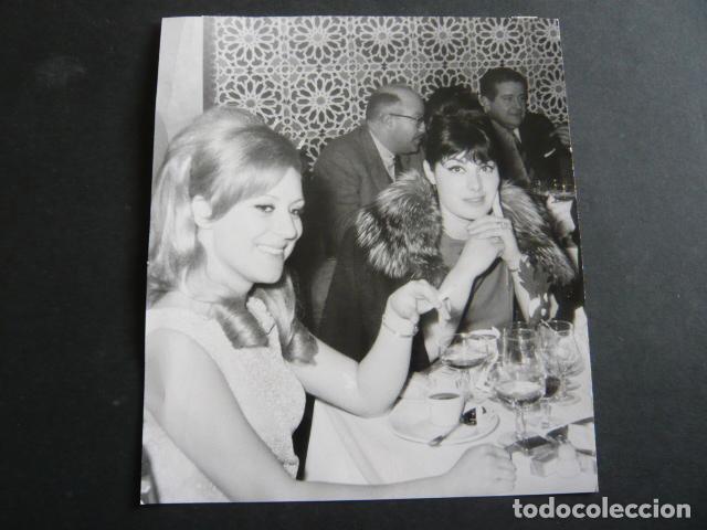 Kino: BARBARA LIS ACTRIZ CON MARIA PINAR ANTIGUA FOTOGRAFIA ORIGINAL 18 X 15 CM