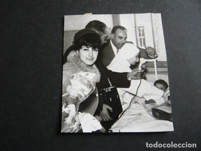Kino: MARIA PINAR ACTRIZ EN CENTRO ASISTENCIA DE GUADALAJARA ANTIGUA FOTOGRAFIA ORIGINAL 9 X 10,5 CM