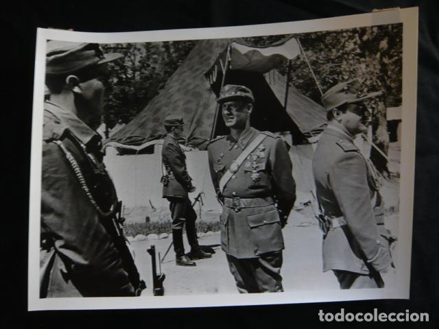 Kino: ALFREDO MAYO ACTOR EN PELICULA XV BAJO LA LONA ANTIGUA FOTOGRAFIA ORIGINAL 20 X 25 CM