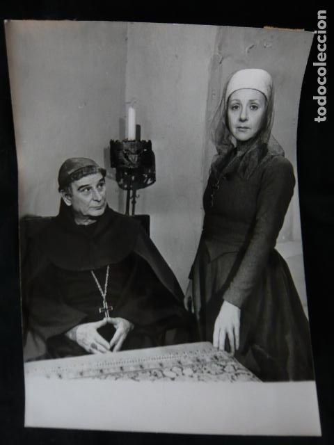 Cin&eacute;ma: LA REINA LOCA MUJERES INSOLITAS SERIE TVE ANTIGUA FOTOGRAFIA ORIGINAL 18 X 13 CM