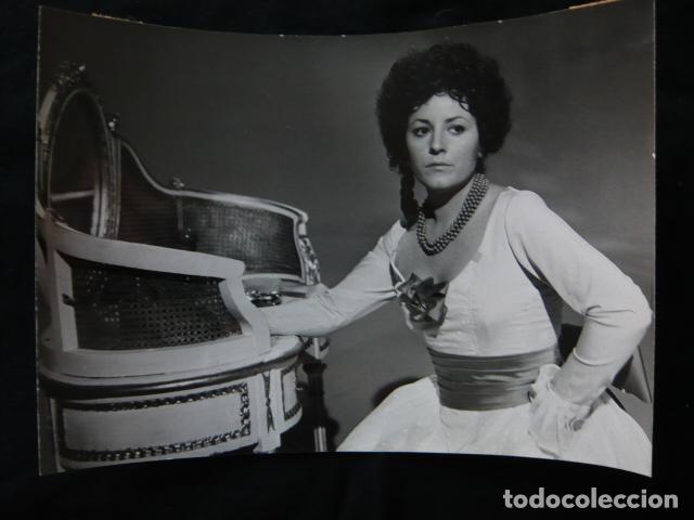 Cin&eacute;ma: NUESTRA SE&Ntilde;ORA DE TERMIDOR MUJERES INSOLITAS SERIE TVE ANTIGUA FOTOGRAFIA ORIGINAL 18 X 13 CM