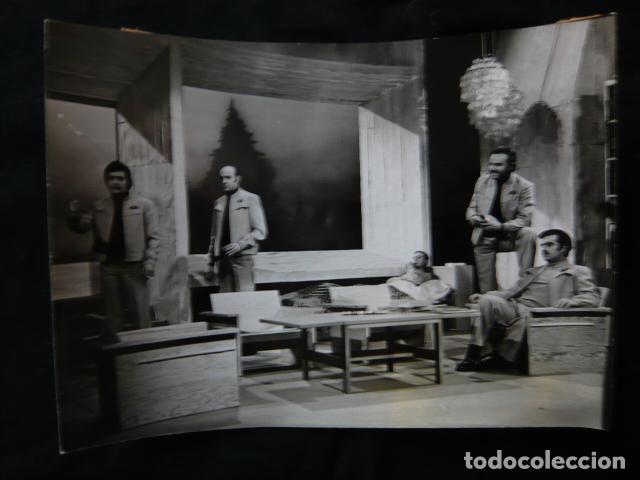 Cin&eacute;ma: LA FUNDACION SERIE TVE ANTIGUA FOTOGRAFIA ORIGINAL 18 X 13 CM