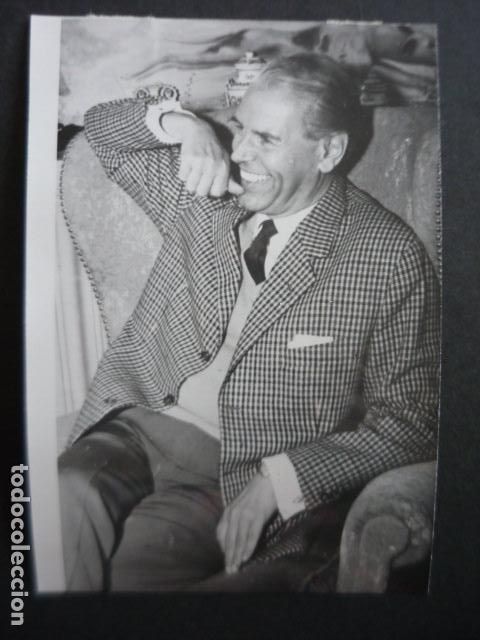 Cine: O. W. FISHER ACTOR EN MADRID ANTIGUA FOTOGRAFIA ORIGINAL 12 X 18 CM