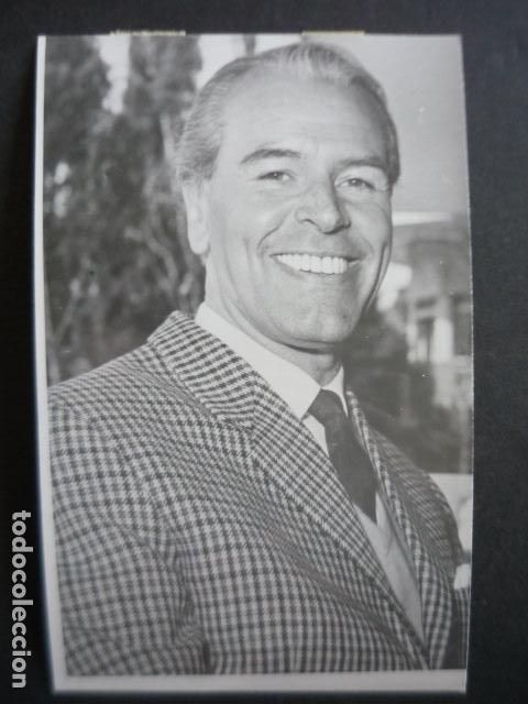 Cine: O. W. FISHER ACTOR EN MADRID ANTIGUA FOTOGRAFIA ORIGINAL 12 X 18 CM