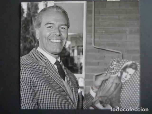 Cine: O. W. FISHER ACTOR EN MADRID ANTIGUA FOTOGRAFIA ORIGINAL 18 X 22 CM