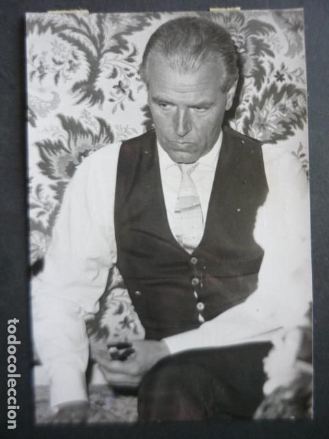Cine: O. W. FISHER ACTOR EN MADRID ANTIGUA FOTOGRAFIA ORIGINAL 10 X 15 CM